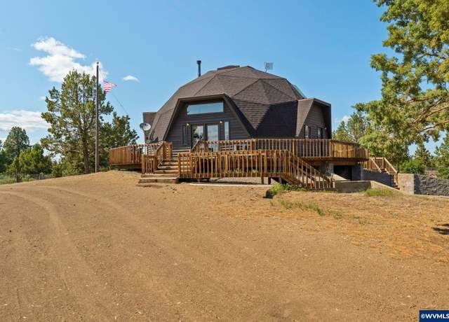 Property at 17450 Star Thistle Ln, Bend, OR 97703, 3 beds, 2 baths