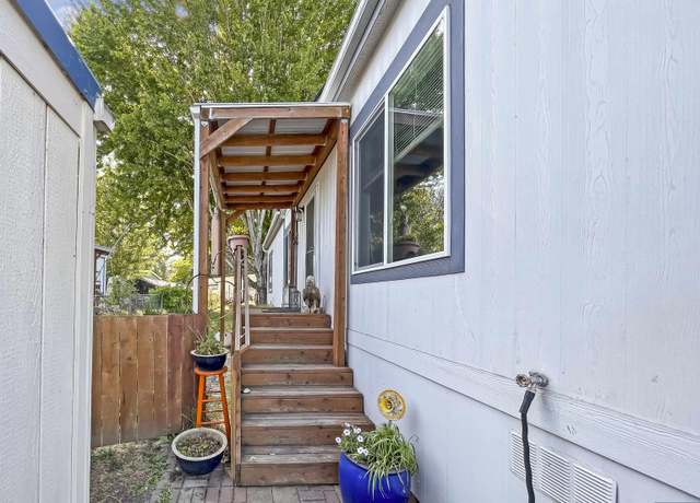 Property at 300 SE Goodnight Ave #29, Corvallis, OR 97333, 3 beds, 2 baths