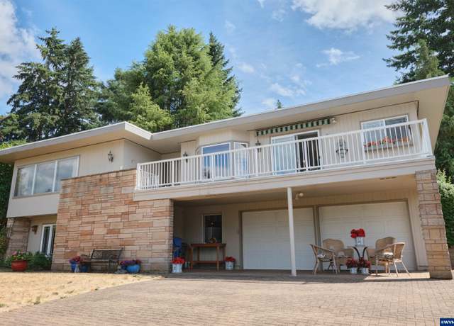 Property at 1992 Summit Ave NW, Salem, OR 97304, 4 beds, 3 baths