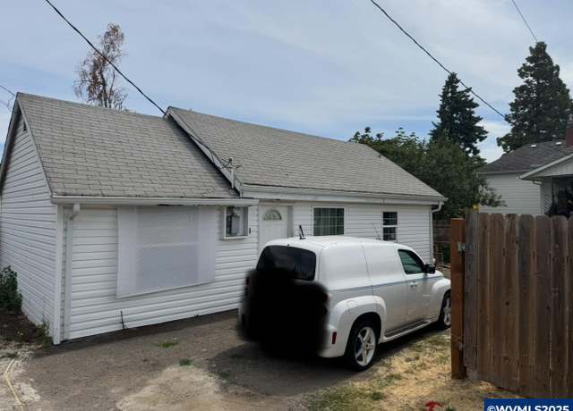 Property at 1111 1/2 2nd St, Salem, OR 97304, 1 bed, 1 bath