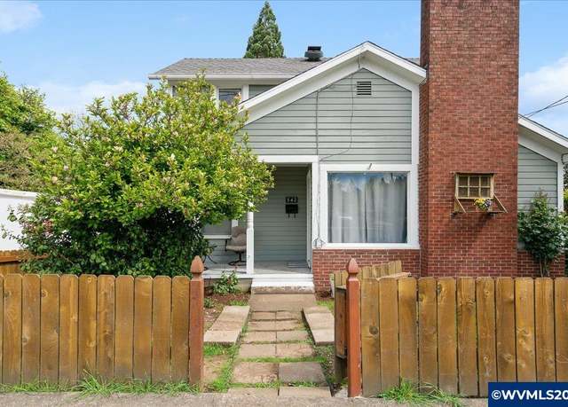 Property at 542 SE Jefferson St, Dallas, OR 97338, 3 beds, 1 bath