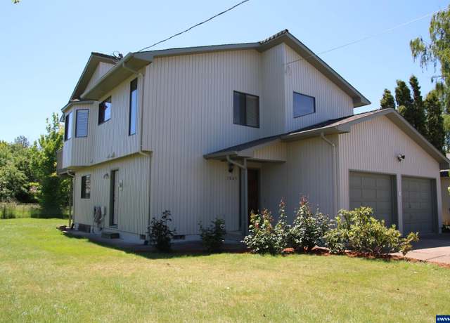 Property at 1803 Ash St, Philomath, OR 97370, 3 beds, 2 baths