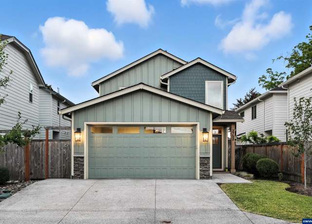 Property at 2752 D St NE, Salem, OR 97301, 4 beds, 2.5 baths