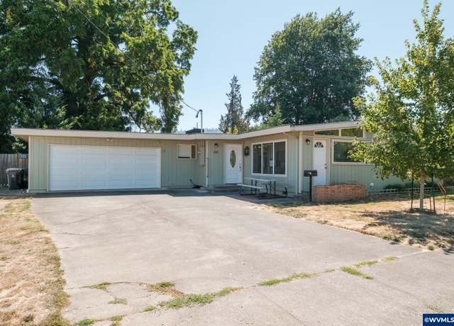 Property at 1111 Hiatt St, Lebanon, OR 97355, 3 beds, 2 baths