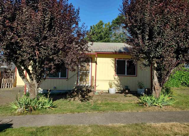 Property at 585 5th Ave, Sweet Home, OR 97386, 4 beds, 1 bath