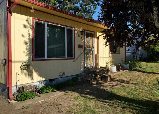 Property at 585 5th Ave, Sweet Home, OR 97386, 4 beds, 1 bath