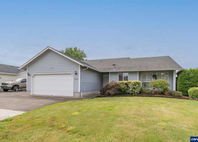 Property at 1227 Walker Rd, Lebanon, OR 97355, 3 beds, 2 baths