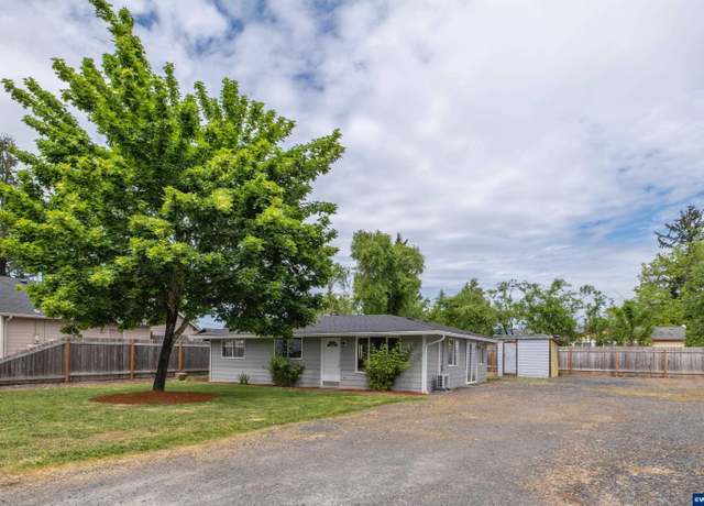 Property at 2308 Harding St, Sweet Home, OR 97386, 3 beds, 1 bath