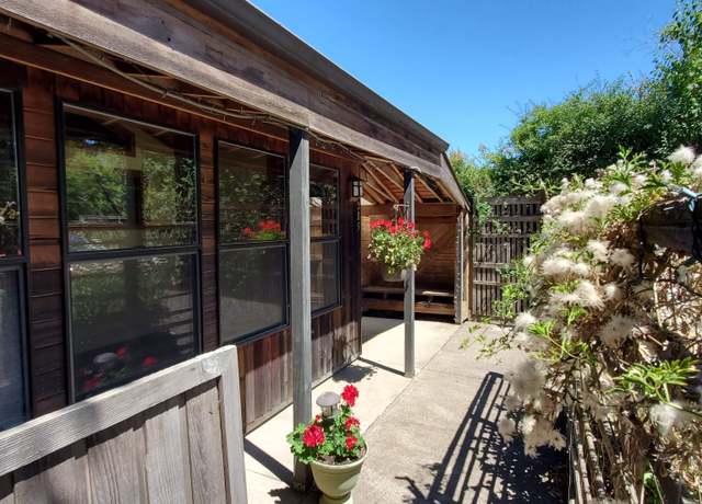 Property at 5285 SW Watenpaugh Ave, Corvallis, OR 97333, 4 beds, 3 baths
