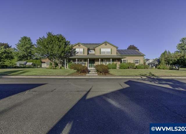 Property at 692 SE Cypress Ave, Dallas, OR 97338, 5 beds, 4 baths