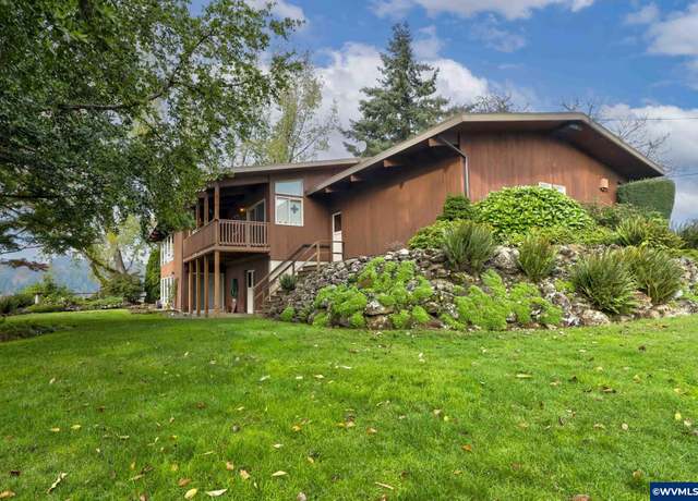 Property at 2831 Brush College Rd W, Salem, OR 97304, 4 beds, 3 baths