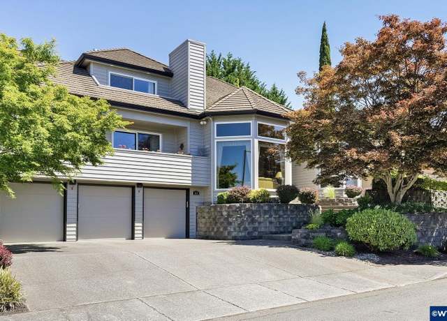 Property at 917 Hazeltine Ave SE, Salem, OR 97306, 3 beds, 3 baths