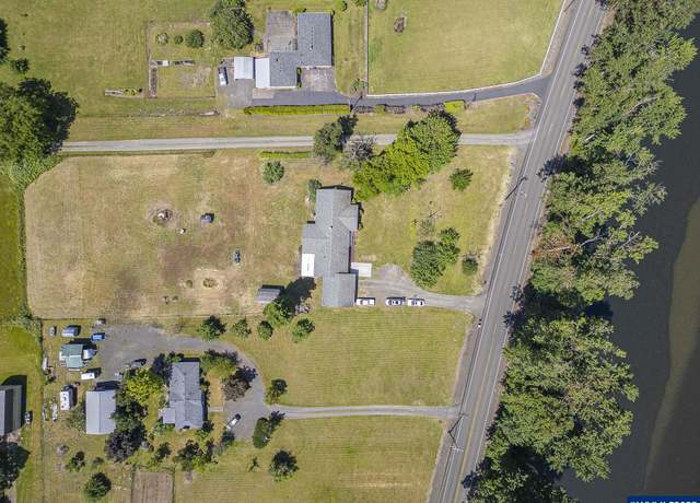 Property at 38014 River Dr, Lebanon, OR 97355, 4 beds, 1.5 baths