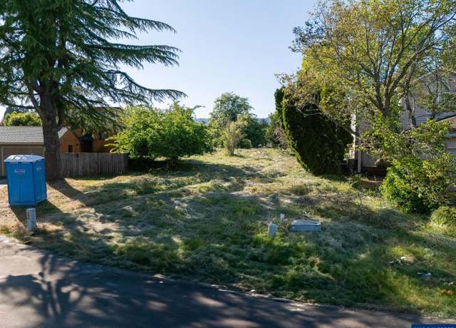 Property at 1805 NW Grant Ave, Corvallis, OR 97330