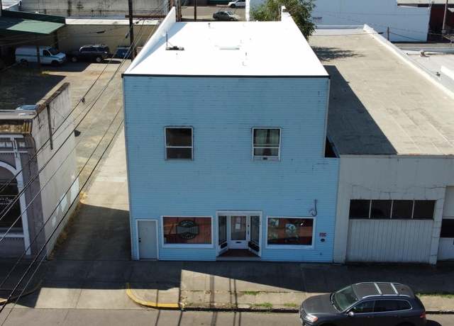 Property at 54 W Sherman St, Lebanon, OR 97355, 6 beds, 3 baths