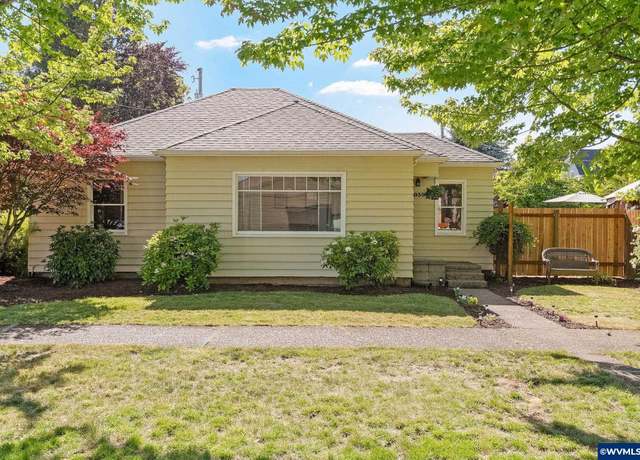 Property at 1039 SE Lewis St, Dallas, OR 97338, 3 beds, 2 baths