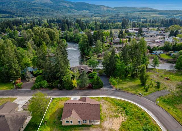 Property at 195 NE Santiam Pointe Lp, Mill City, OR 97360, 3 beds, 2 baths