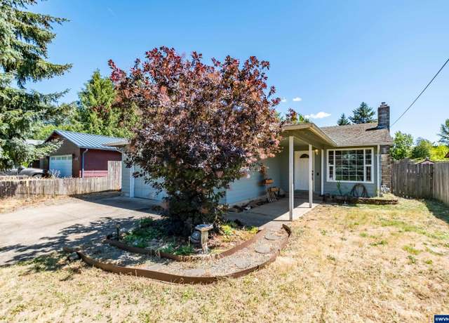 Property at 1371 Poplar St, Sweet Home, OR 97386, 3 beds, 2 baths