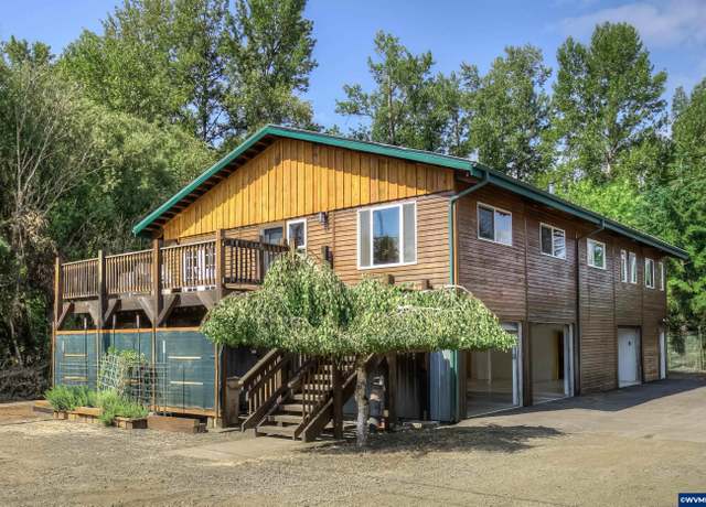 Property at 1750 SW Edgeing Dr, Corvallis, OR 97333, 3 beds, 2 baths