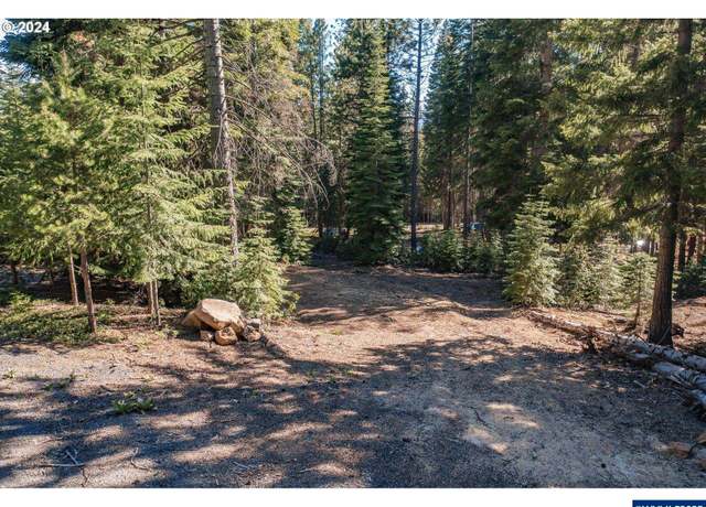Property at 26 Aspens Highland Ct, Crescent Lake, OR 97733