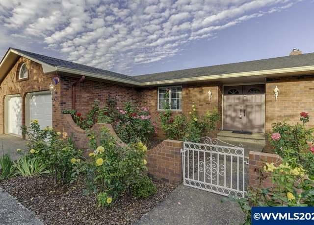 Property at 1584 Doaks Fry NW, Salem, OR 97304, 4 beds, 3 baths