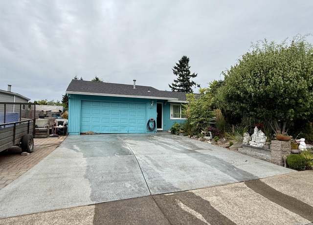 Property at 1051 Orchard Ln, Woodburn, OR 97071, 3 beds, 2 baths