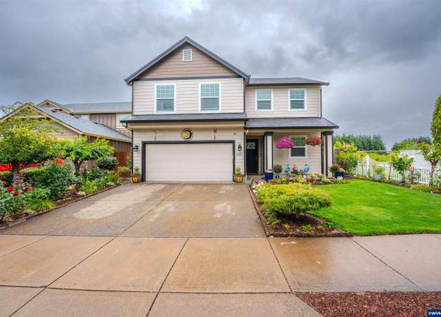 Property at 1137 Dahlia St, Woodburn, OR 97071, 4 beds, 2.5 baths