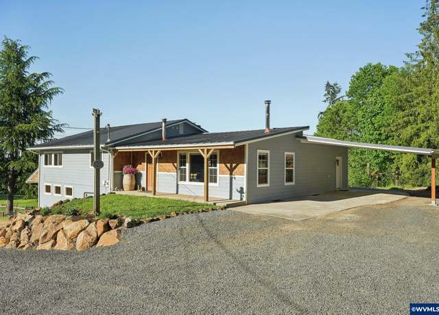 Property at 985 Crooked Finger Rd NE, Scotts Mills, OR 97375, 3 beds, 2.5 baths