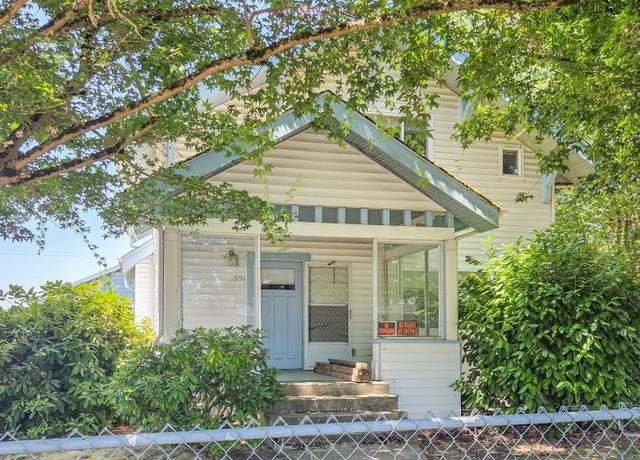 Property at 991 W 4th St, Halsey, OR 97348, 4 beds, 3 baths