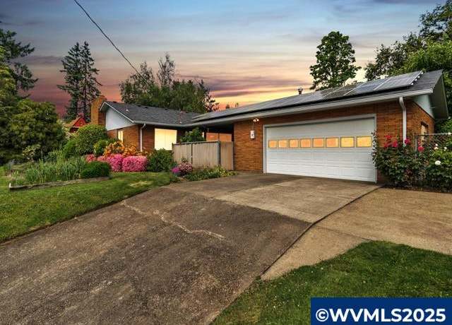 Property at 810 15th St NE, Salem, OR 97301, 3 beds, 2 baths