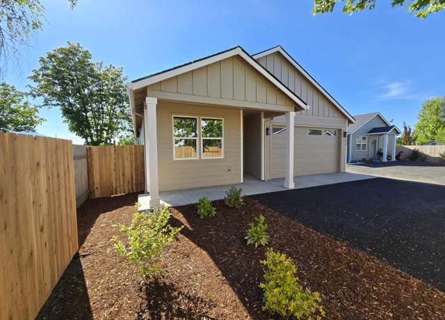 Property at 1505A N 2nd St, Silverton, OR 97381, 3 beds, 2 baths
