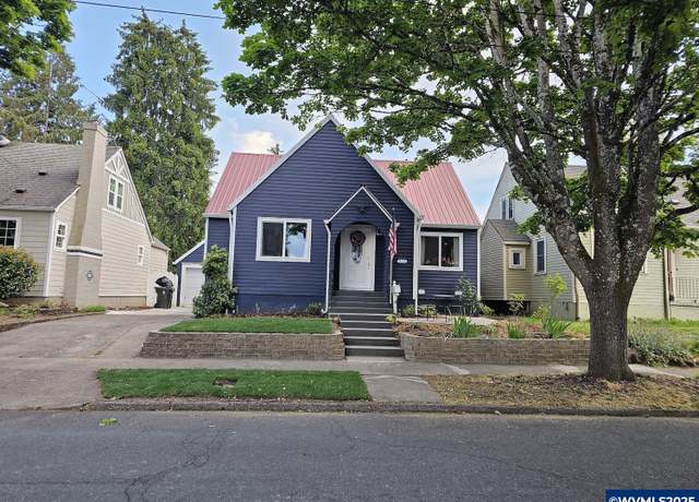 Property at 920 Academy St NE, Salem, OR 97301, 4 beds, 2 baths