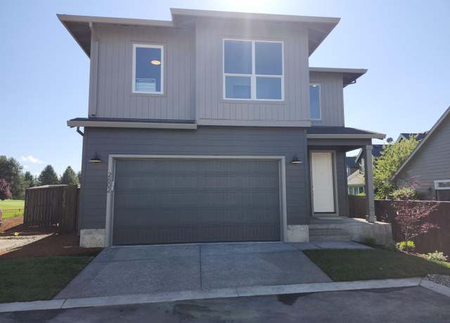 Property at 2920 Olympic St, Woodburn, OR 97071, 3 beds, 2.5 baths