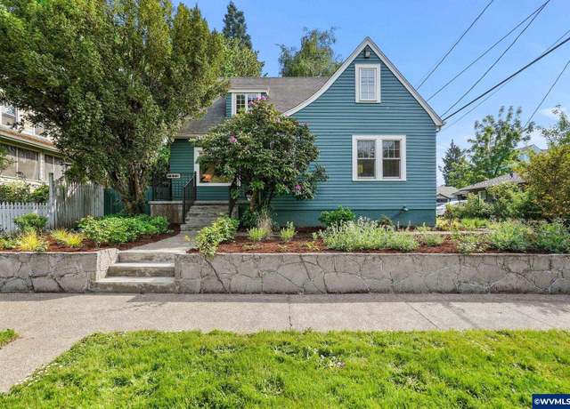 Property at 1670 B St NE, Salem, OR 97301, 4 beds, 2.5 baths
