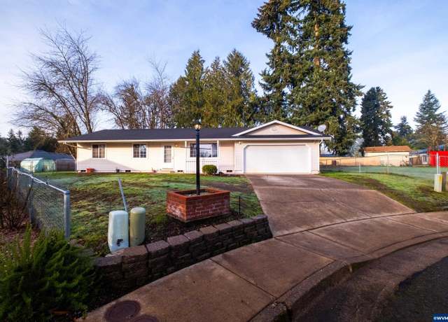 Property at 1046 26th Ct, Sweet Home, OR 97386, 3 beds, 2 baths