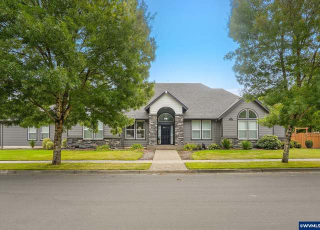 Property at 920 Highland Dr, Stayton, OR 97838, 3 beds, 3 baths
