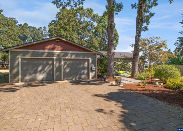 Property at 945 Downs St S, Salem, OR 97302, 4 beds, 3 baths