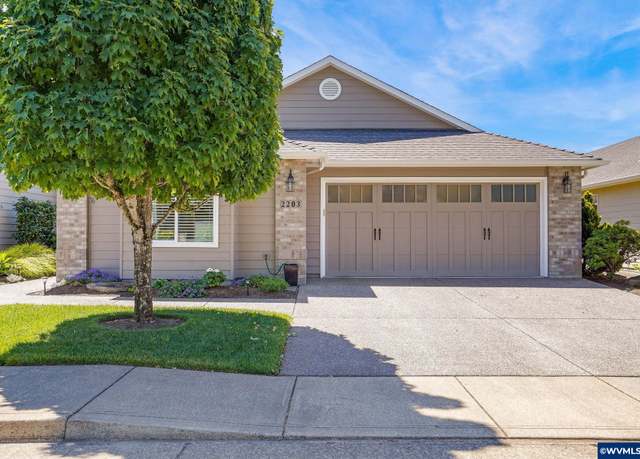Property at 2203 SE Magnolia Ave, Dallas, OR 97338, 3 beds, 2 baths