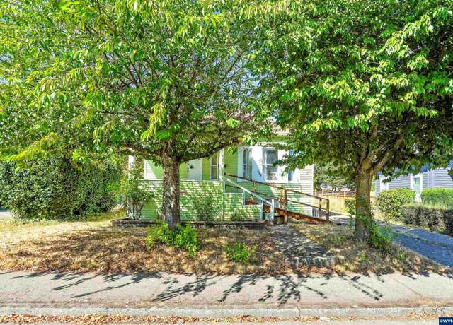 Property at 495 25th St SE, Salem, OR 97301, 3 beds, 1 bath