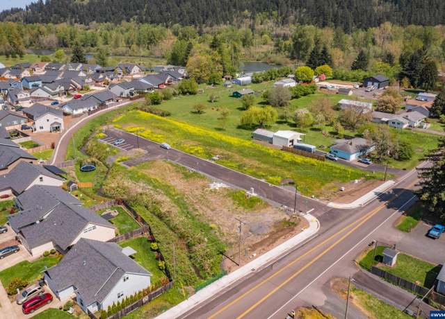 Property at 2474 Roll Tide (-2476) Ct, Lebanon, OR 97355