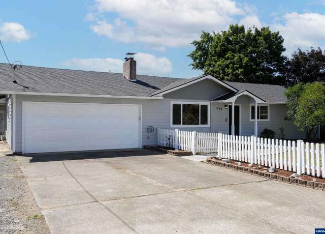 Property at 799 45th Ave NE, Salem, OR 97301, 3 beds, 2.5 baths