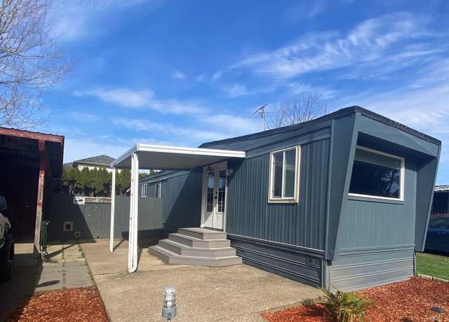 Property at 959 NE Oakwood St, Keizer, OR 97303, 2 beds, 1 bath