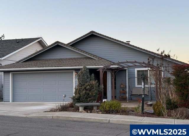 Property at 1749 Nut Tree Dr NW, Salem, OR 97304, 2 beds, 2 baths