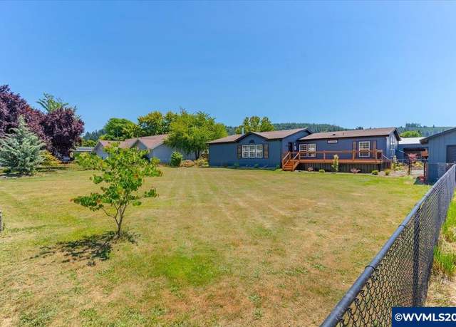 Property at 4309B Long St, Sweet Home, OR 97386, 3 beds, 2 baths