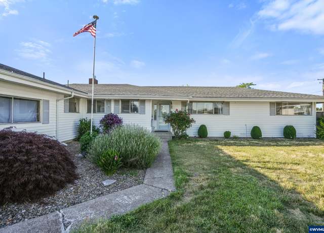 Property at 1023 37th Ave SW, Albany, OR 97321, 4 beds, 2.5 baths