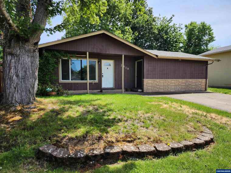 Photo of 2419 Ermine St SE Albany, OR 97322