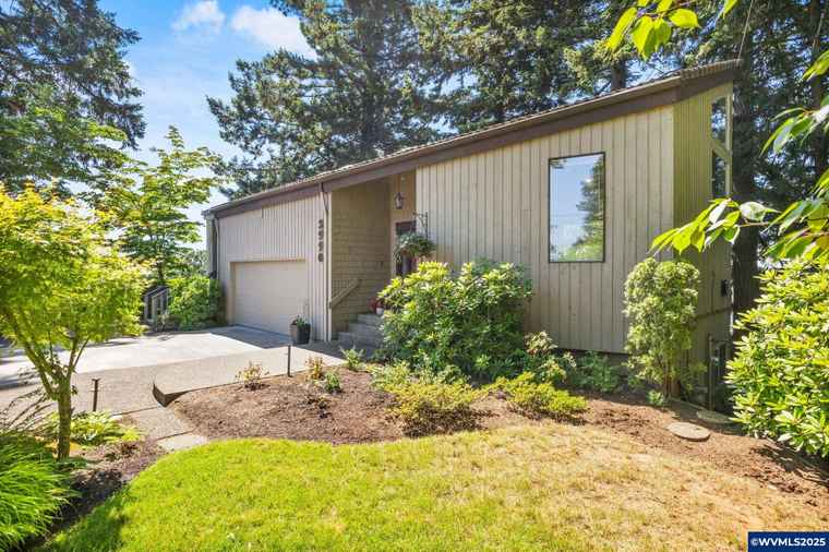 Photo of 2990 Deering Dr NW Salem, OR 97304