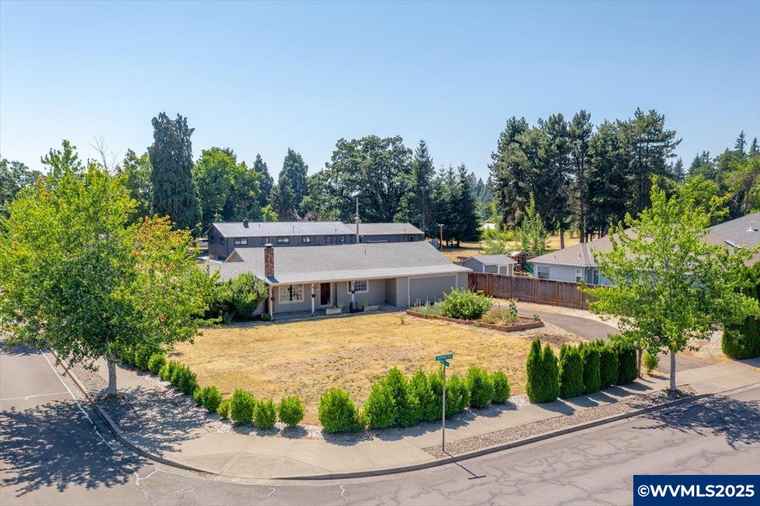 Photo of 13203 Gaffney Ln Oregon City, OR 97045