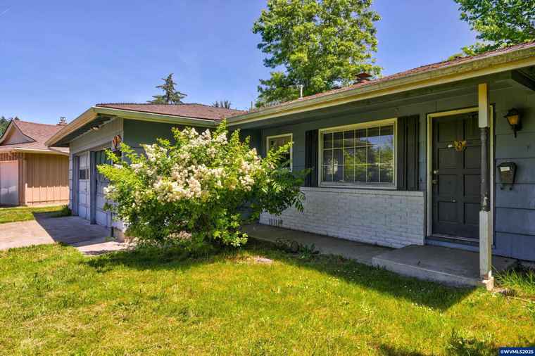 Photo of 1870 NW Larch Ave Corvallis, OR 97330