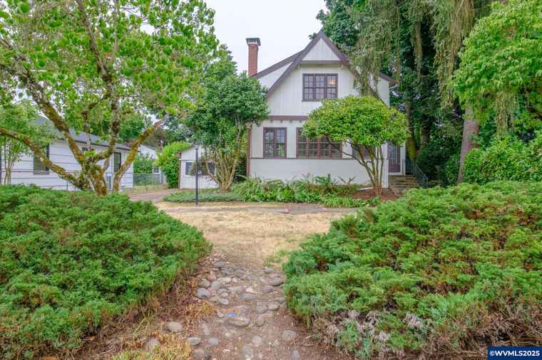 Photo of 1082 Electric Ave SE Salem, OR 97302